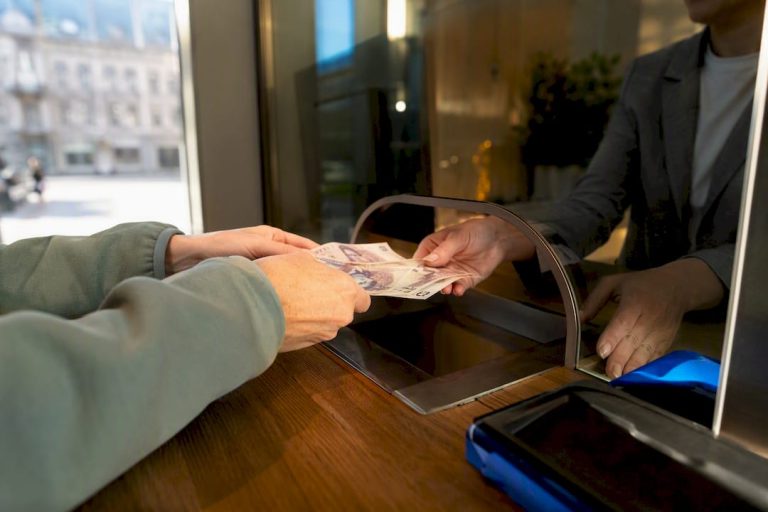 Zlotų keitimas valiutos keitykloje Lietuvoje